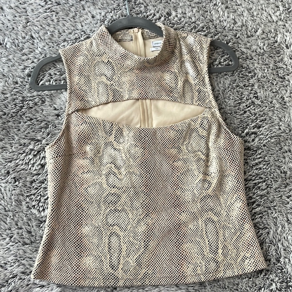 cutout snakeskin pattern top